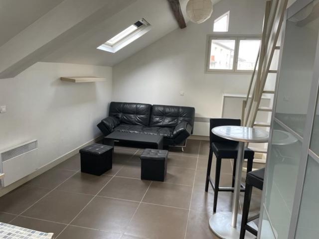 Appartements Sympas Et Confortables Proche De Paris Nanterre Luaran gambar